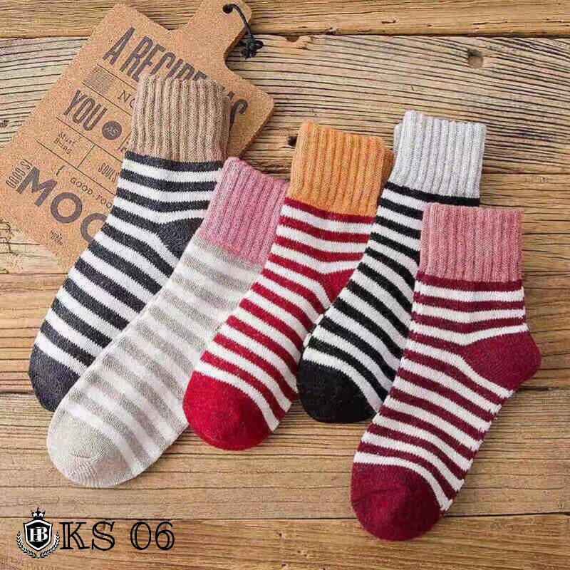 KAOS KAKI STRIPS